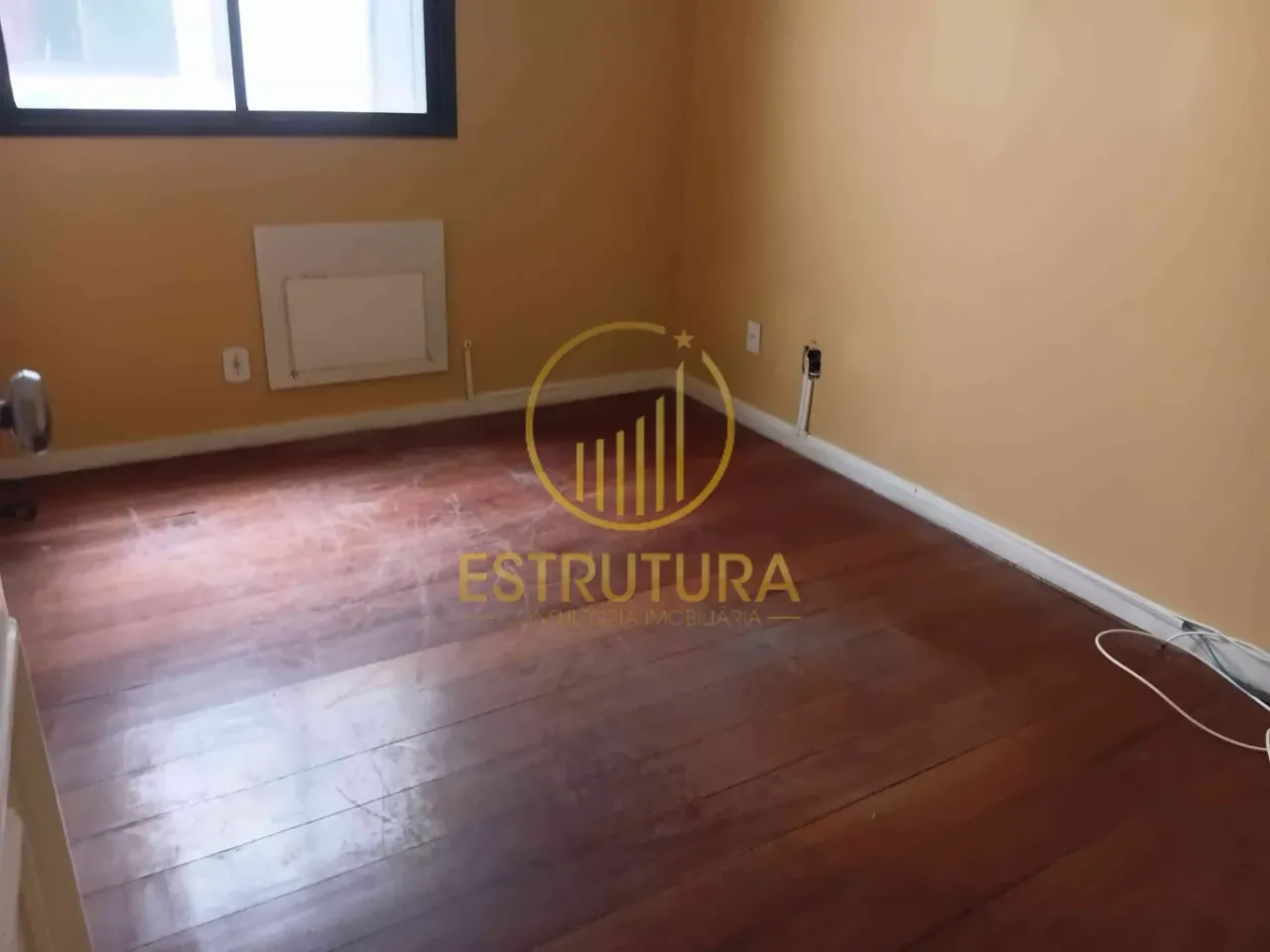 4-bedroom apartment with 3 bathrooms and a balcony — photo 6