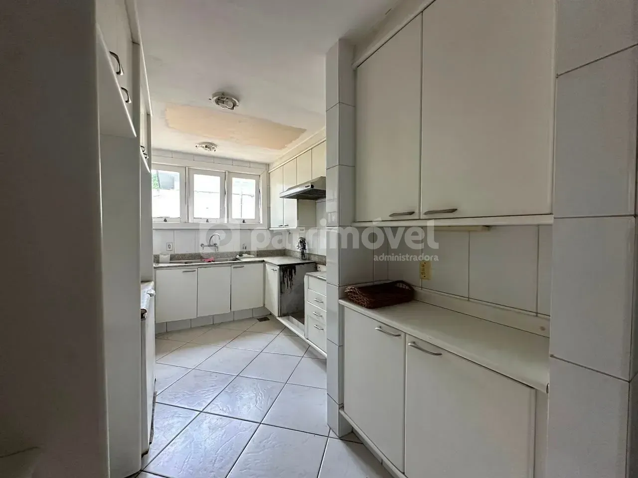 Casa sem mobília com 6 quartos e 9 banheiros — photo 28