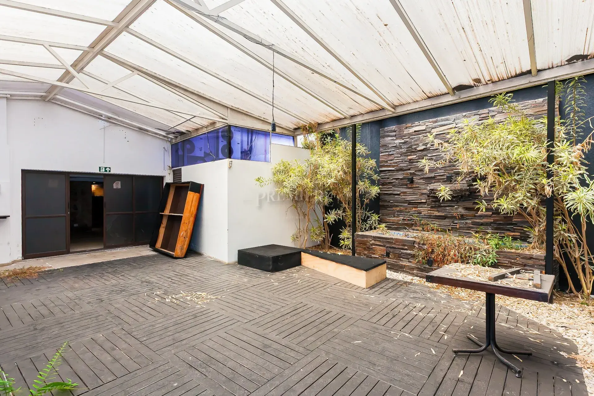 Будинок: 5 спалень, 452 м² — photo 2