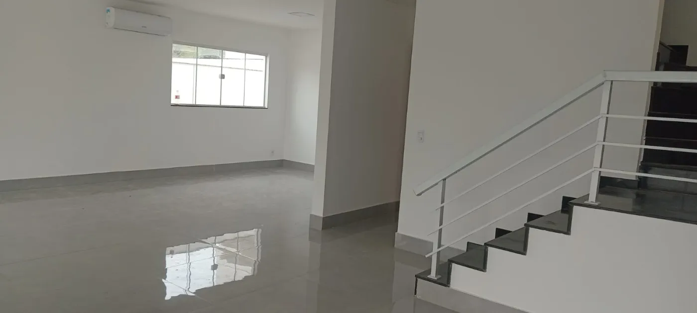 4 quartos e janelas do piso ao teto: casa de 260 m² — photo 6