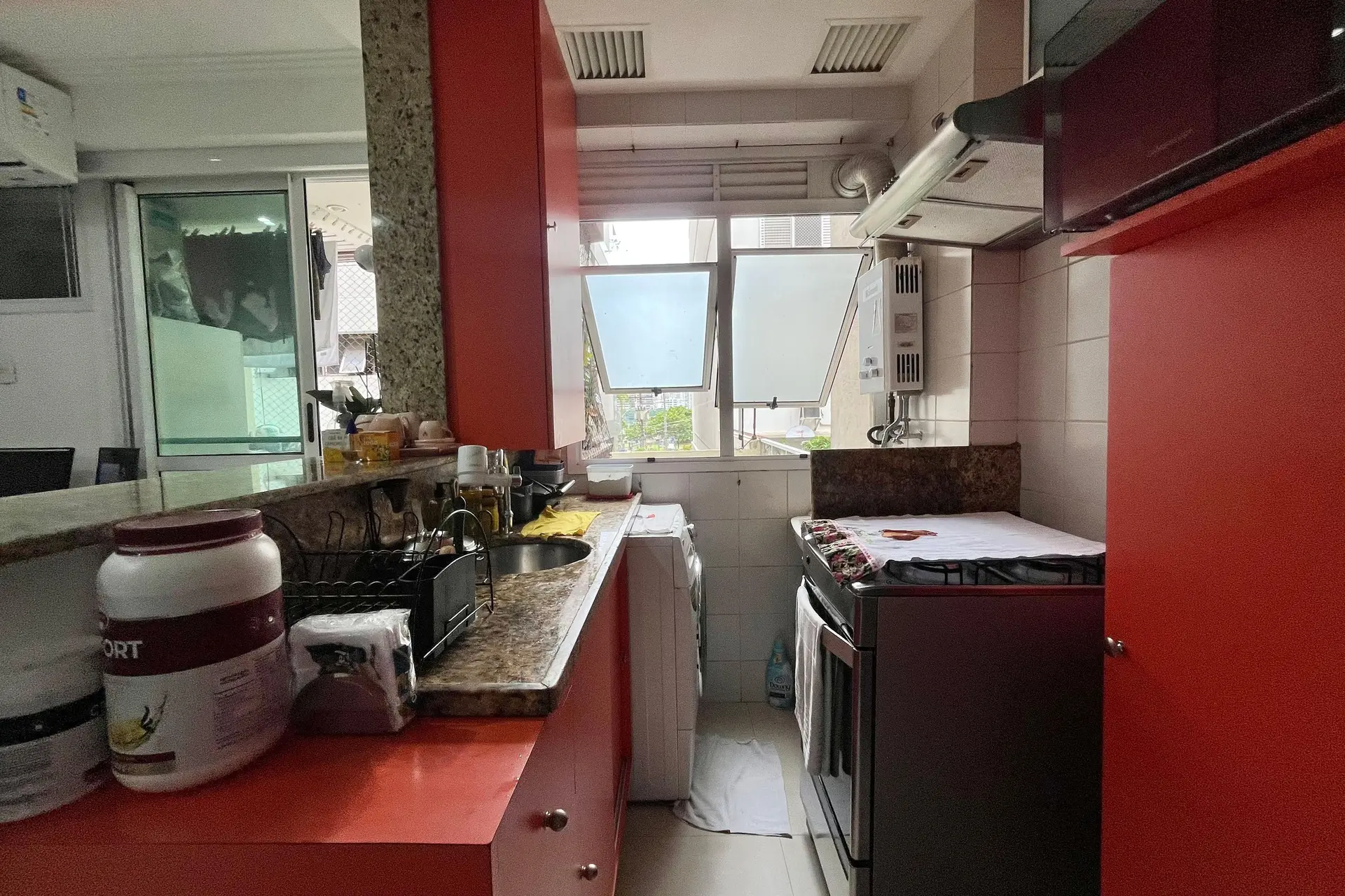 Furnished 1-bedroom apartment with pet-friendly policy — photo 8