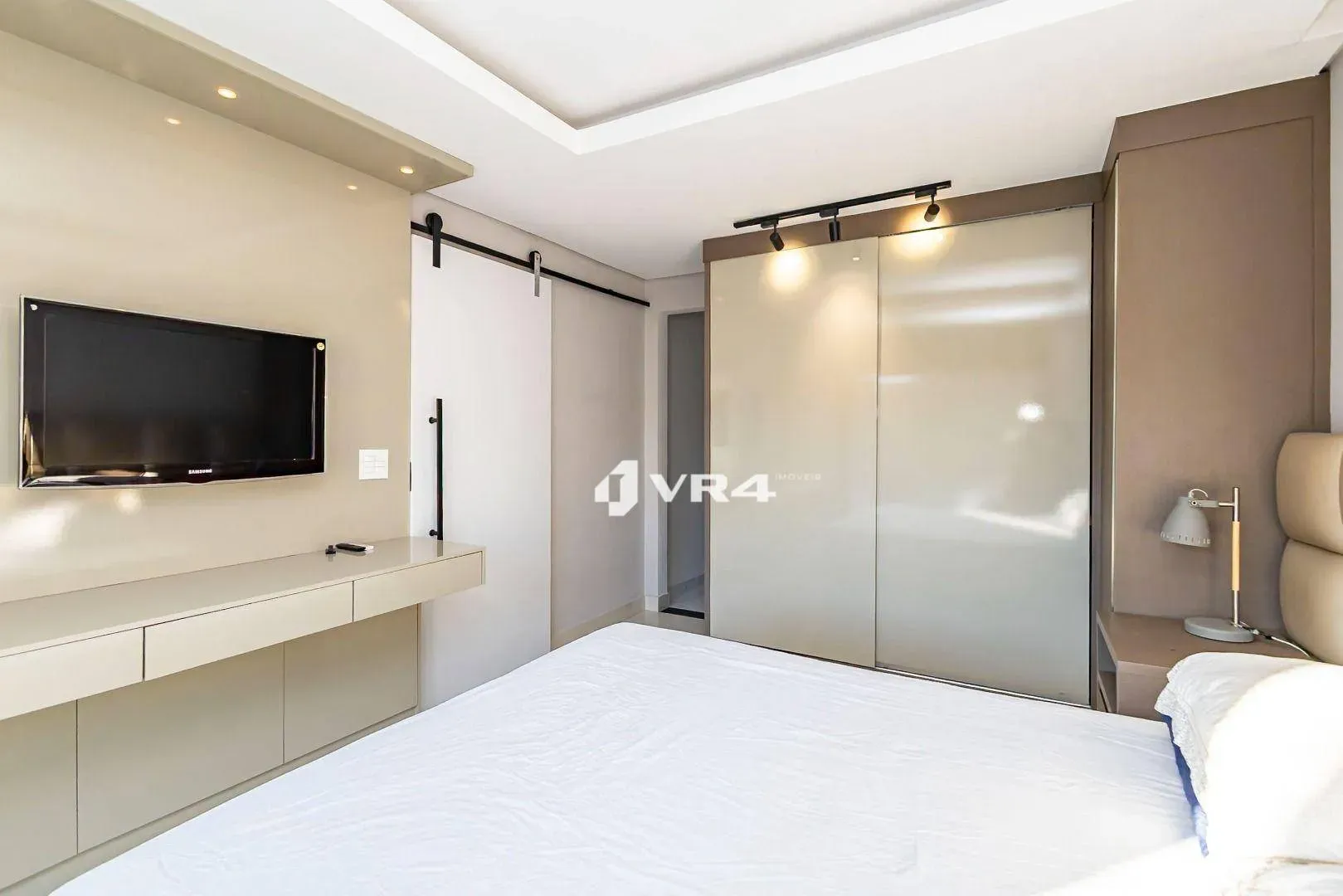 Furnished house with 3 bedrooms and an open kitchen — photo 22