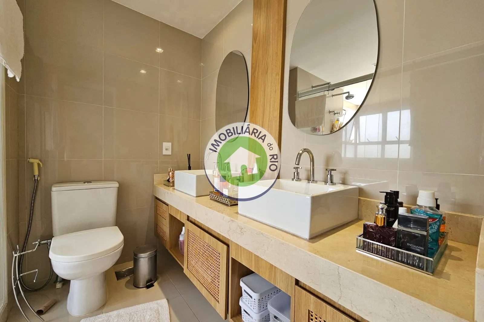 Furnished apartment with 4 bedrooms and 5 bathrooms — photo 31