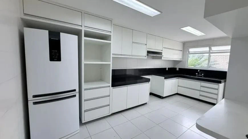House, 350 m², with a grill on the balcony — photo 19