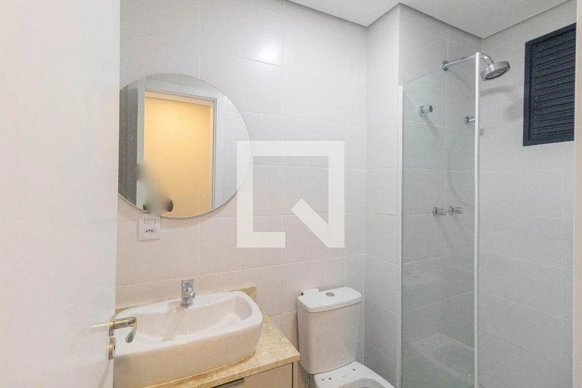 2-bedroom apartment in a building with a gym — photo 14