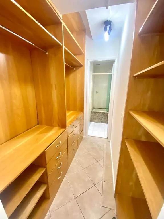 Apartment on the 13th floor with a bathtub — photo 15