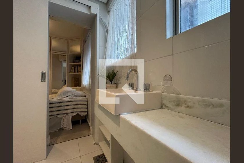 Apartamento de 2 dormitorios con balcón y 3 baños — photo 22