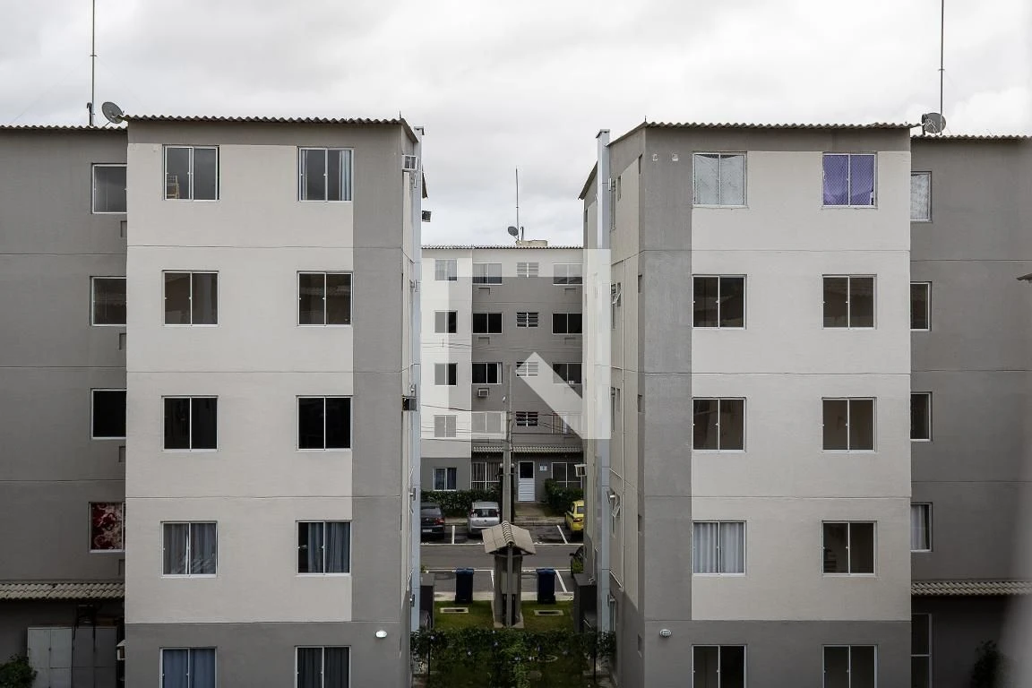 Furnished apartment, 49 m², with floor-to-ceiling windows — photo 4