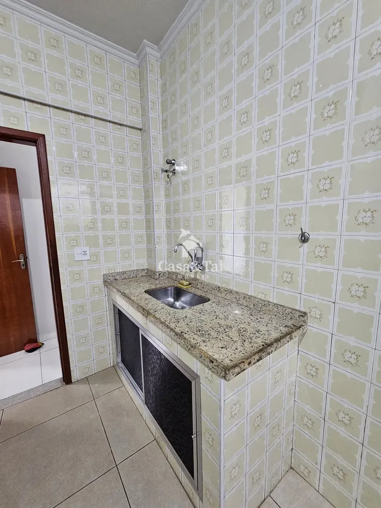 Unfurnished apartment with air conditioning and 3 bedrooms — photo 36