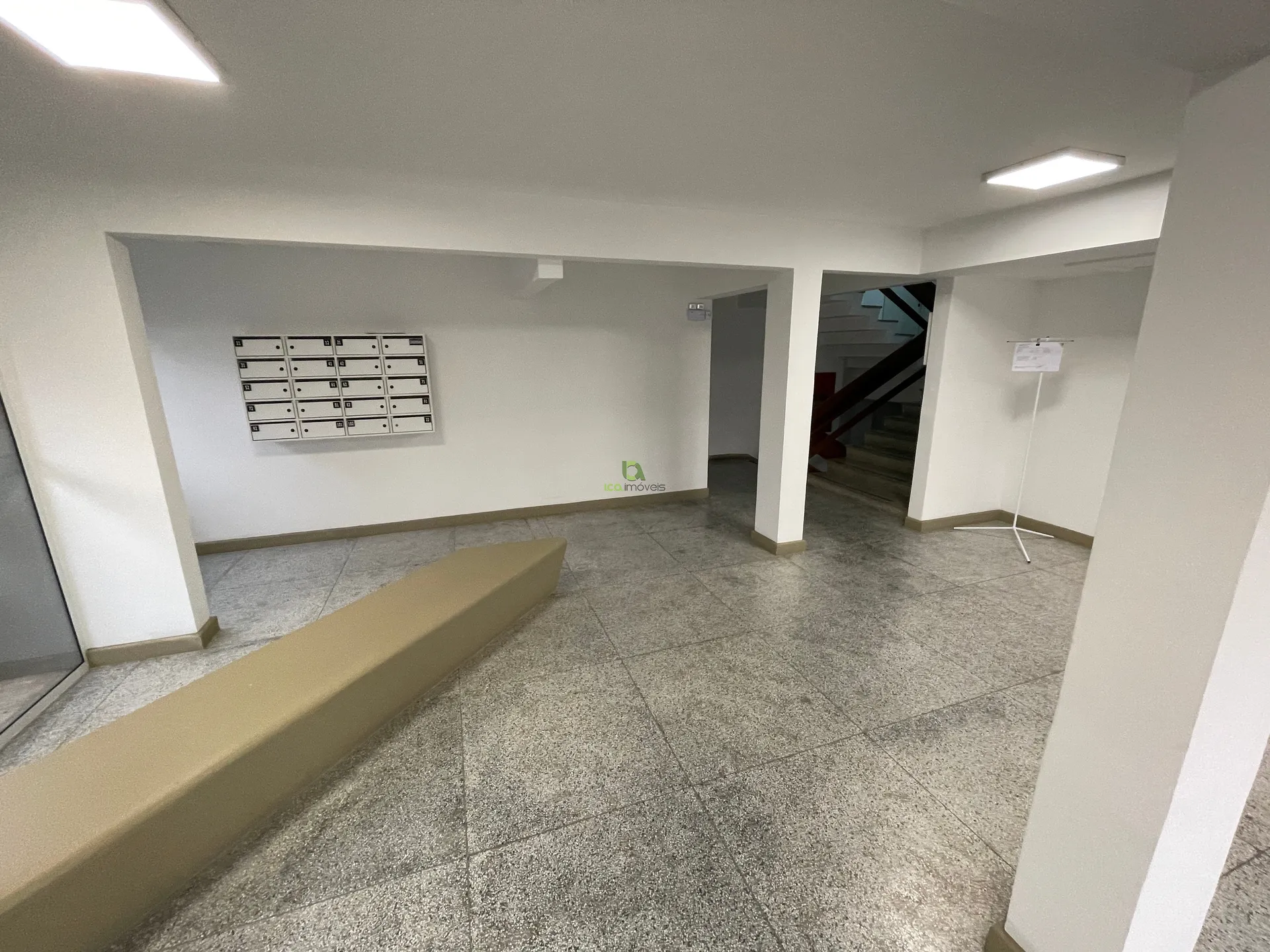 Unfurnished 2-bedroom apartment with separate kitchen — photo 2