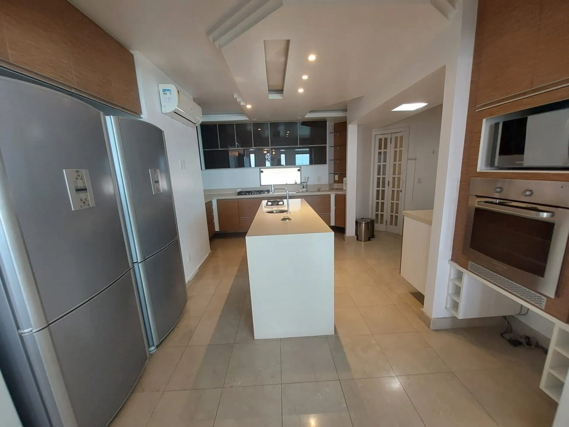 Furnished apartment with 2 bedrooms and glass balcony — photo 21