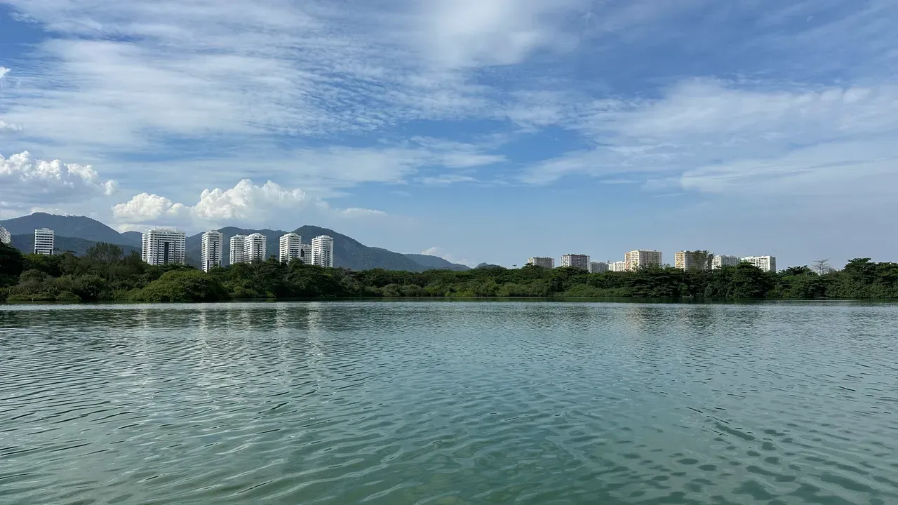3-bedroom apartment with a water view in Rio de Janeiro — photo 3