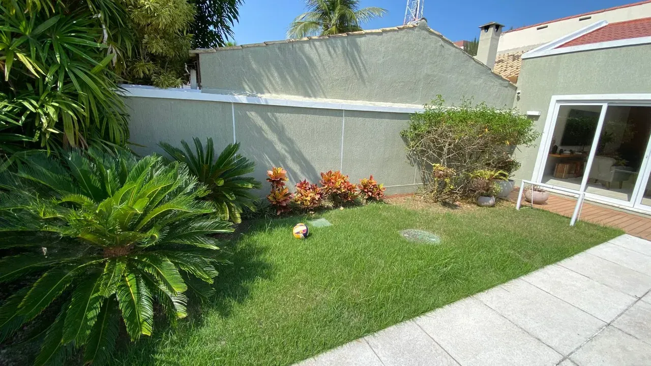 500 m² house with 4 bedrooms and a terrace — photo 34