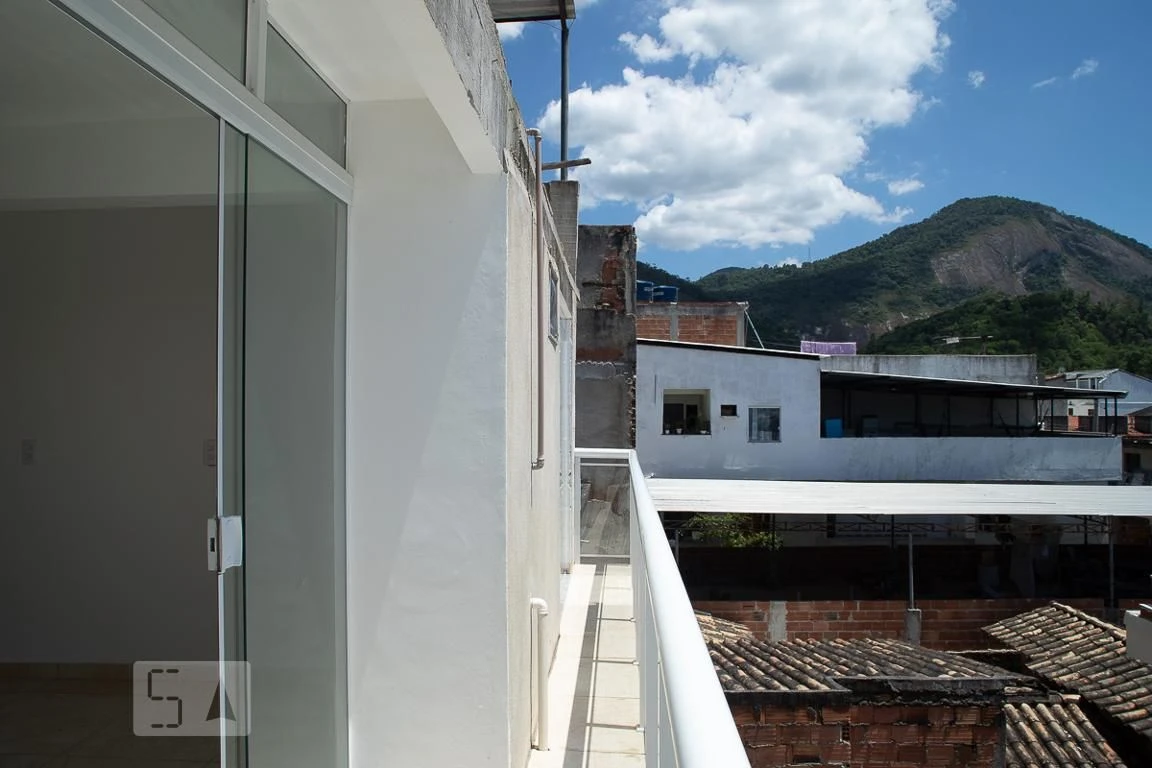 Unfurnished apartment with 2 bedrooms and a balcony — photo 5