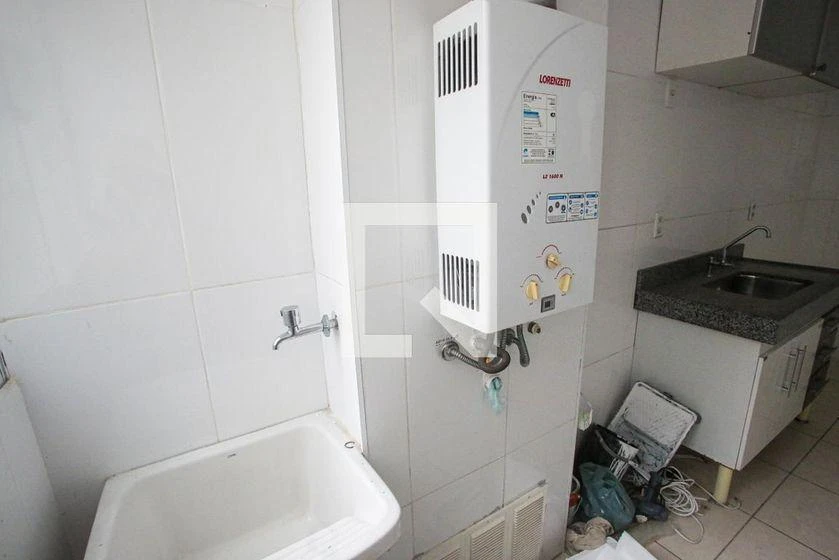 2-bedroom apartment in a building with a gym — photo 12