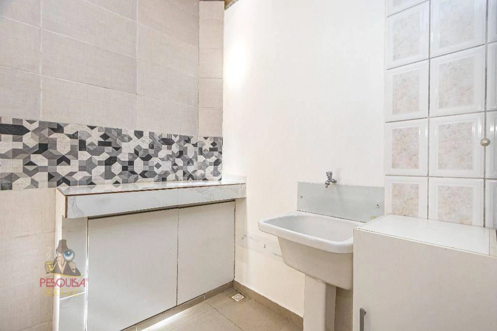 120 m² house with a washing machine and a home office — photo 21