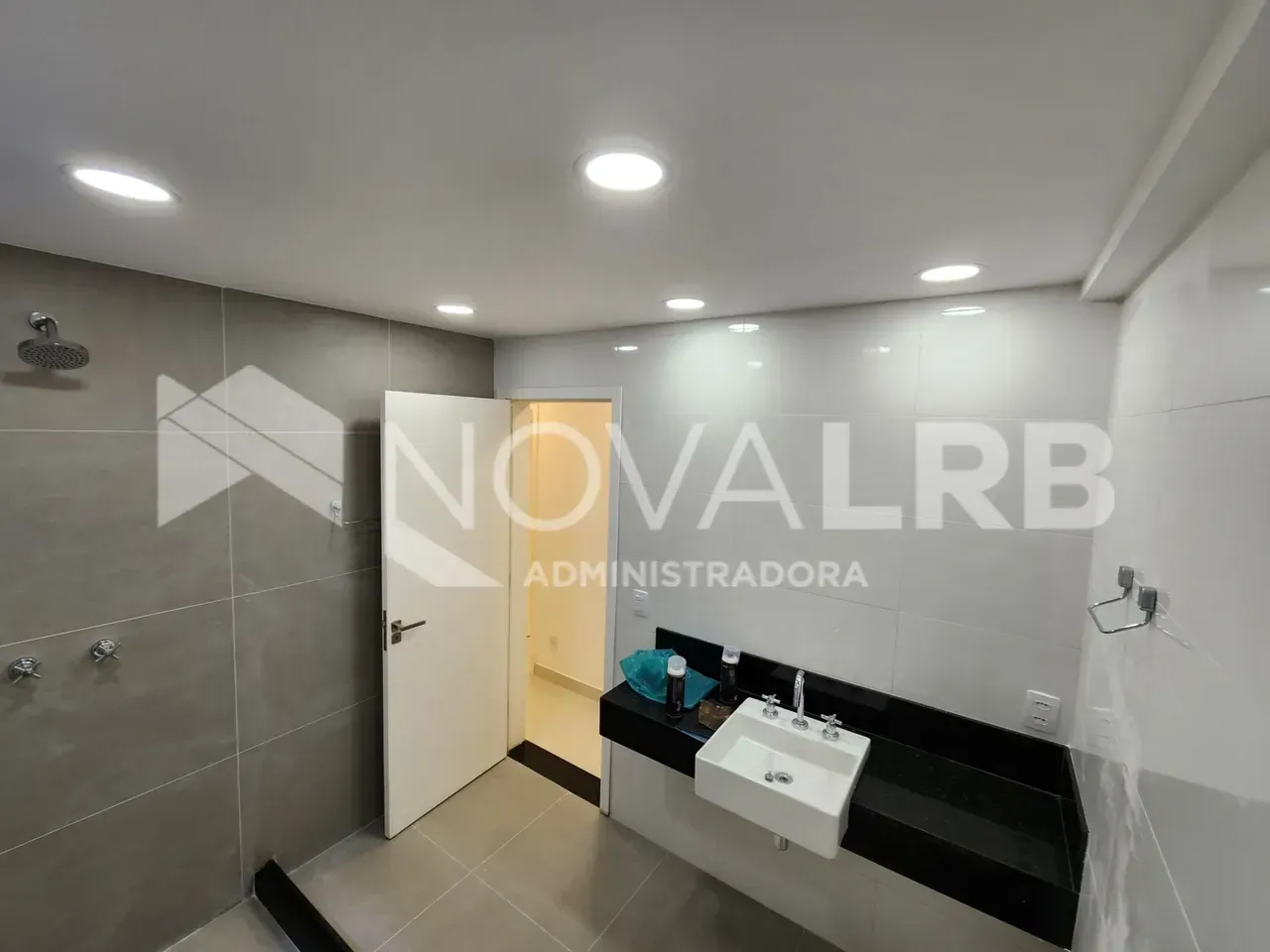 3-bedroom apartment with 90 m² and closed kitchen — photo 16
