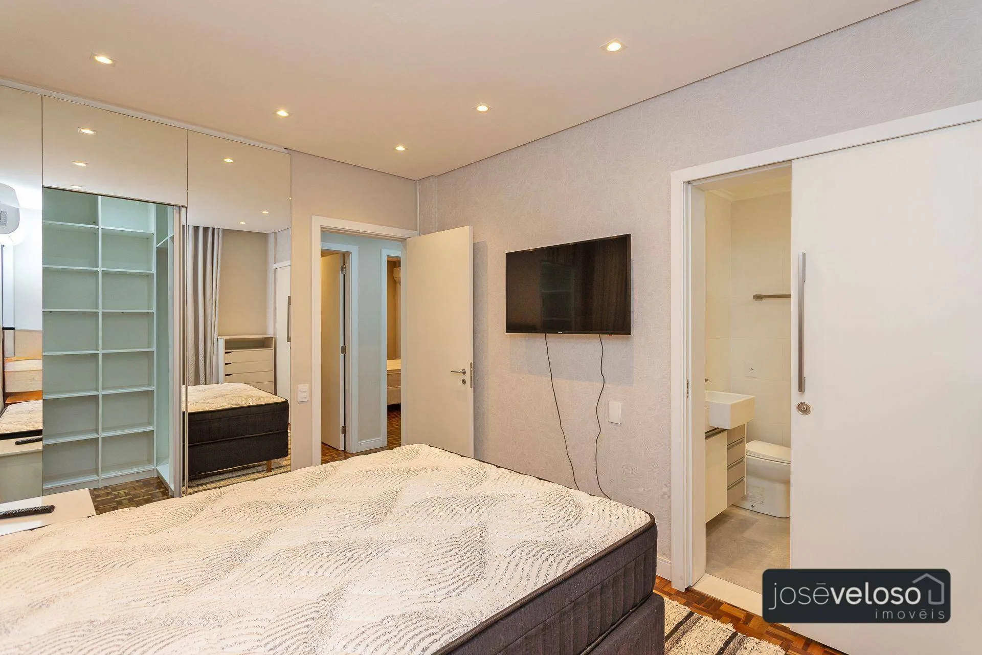 137 m² apartment with 3 bedrooms and air conditioning — photo 33