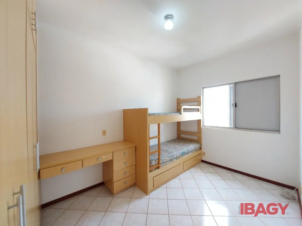 Квартира с 2 спальнями и кухней открытой планировки — photo 3