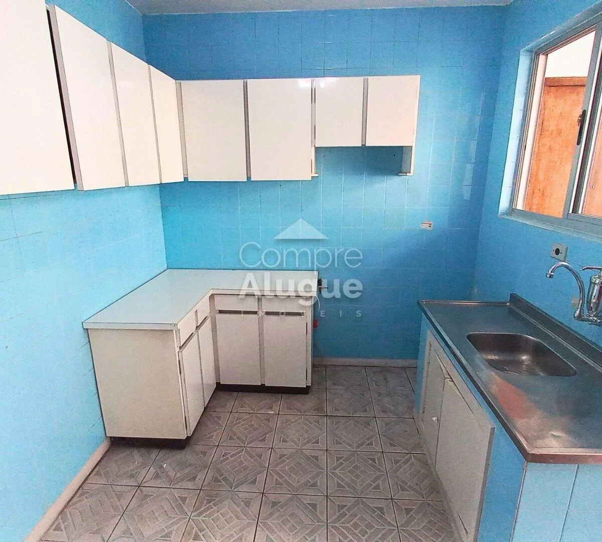 3-bedroom apartment with wood or laminate floors in Curitiba — photo 15
