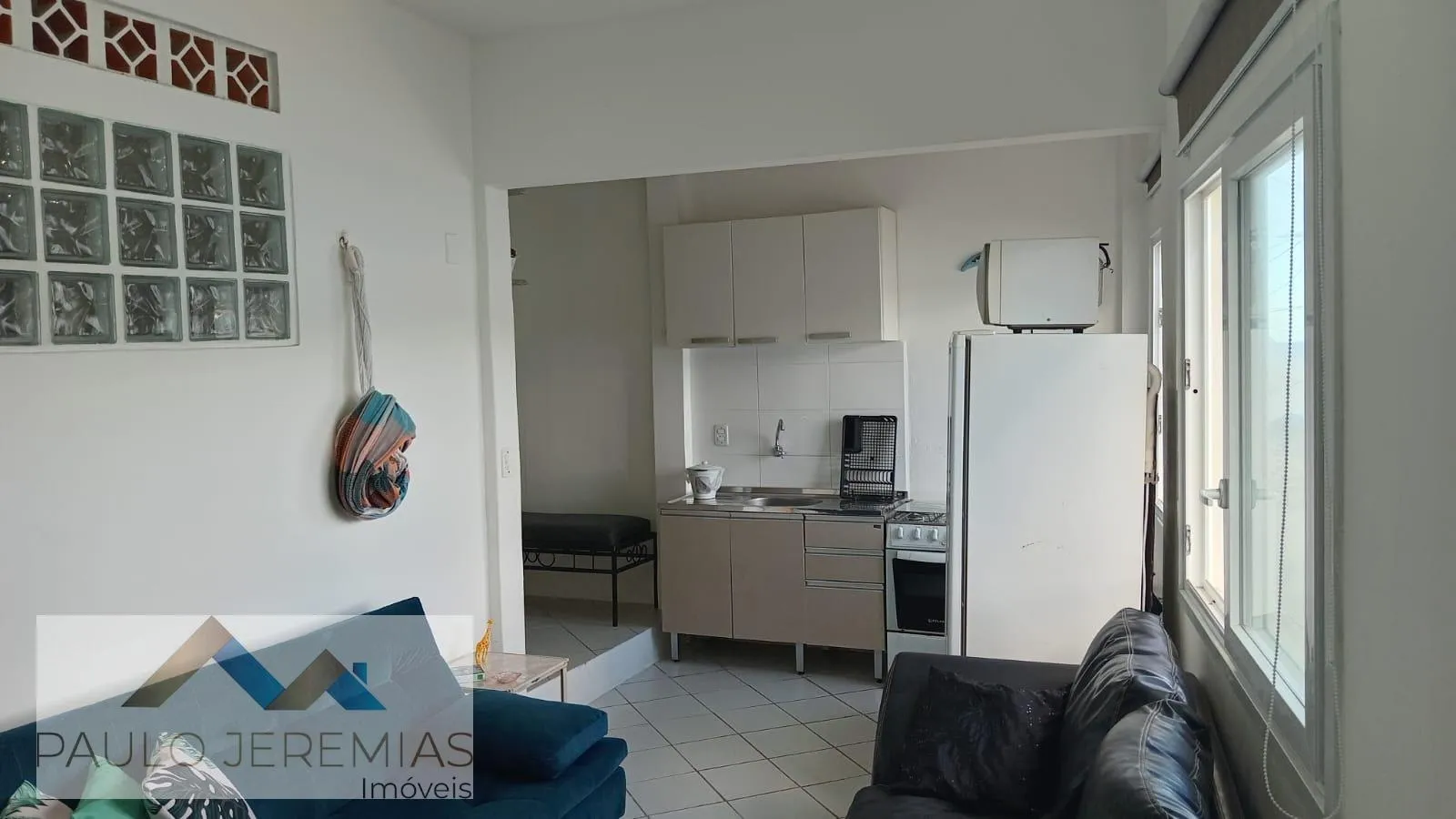 Furnished 2-bedroom apartment with a gas cooktop — photo 14