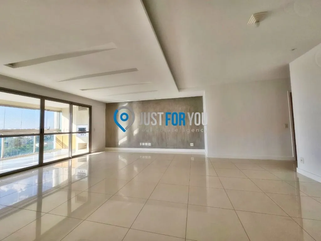 4-bedroom apartment with 233 m² and 5 bathrooms — photo 59