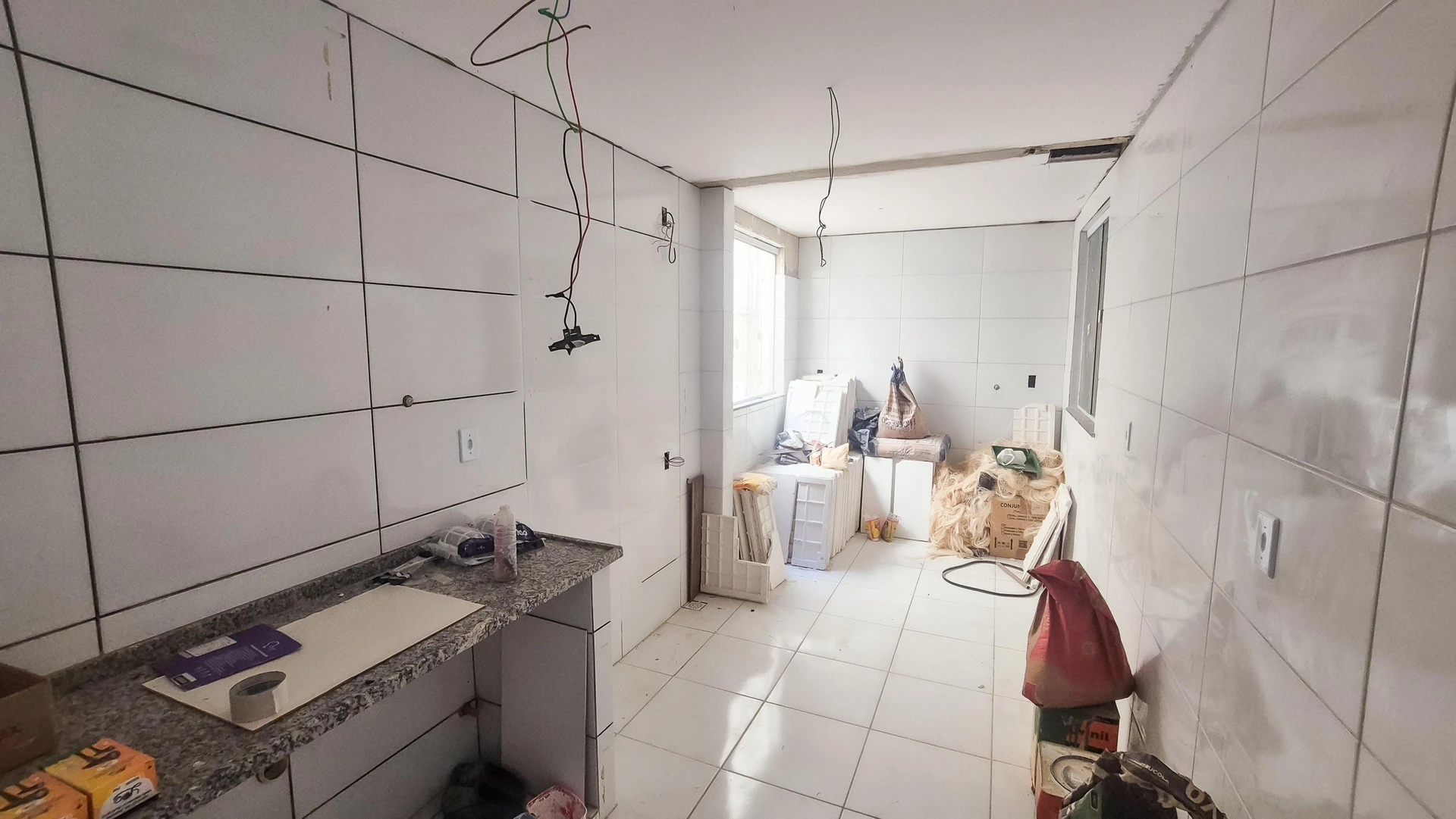 Apartamento com 2 quartos e box de vidro no banheiro — photo 5