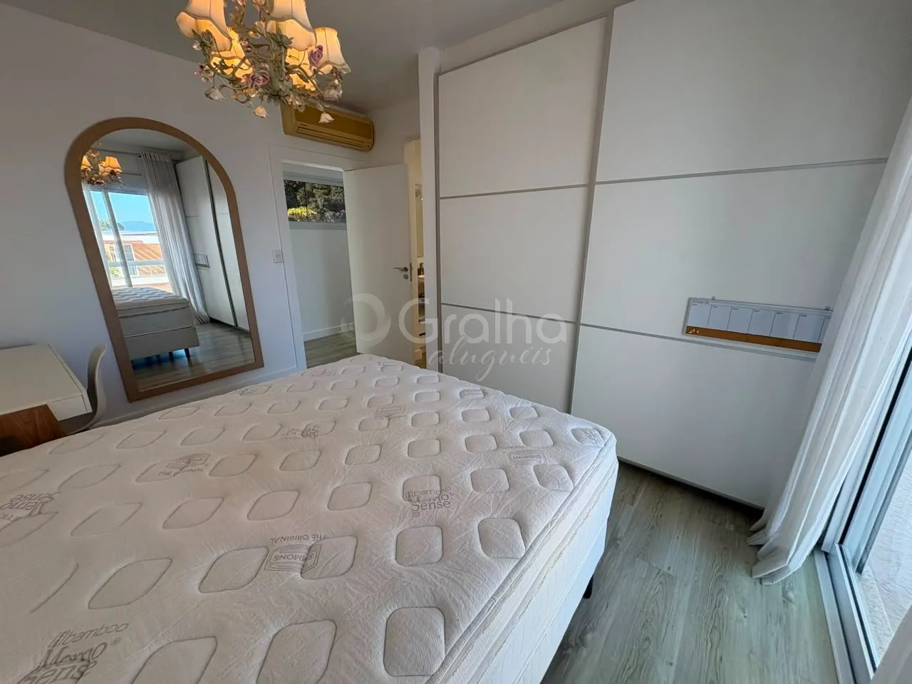Мебльований будинок 868 м² з 3 люксами та 9 місцями — photo 47