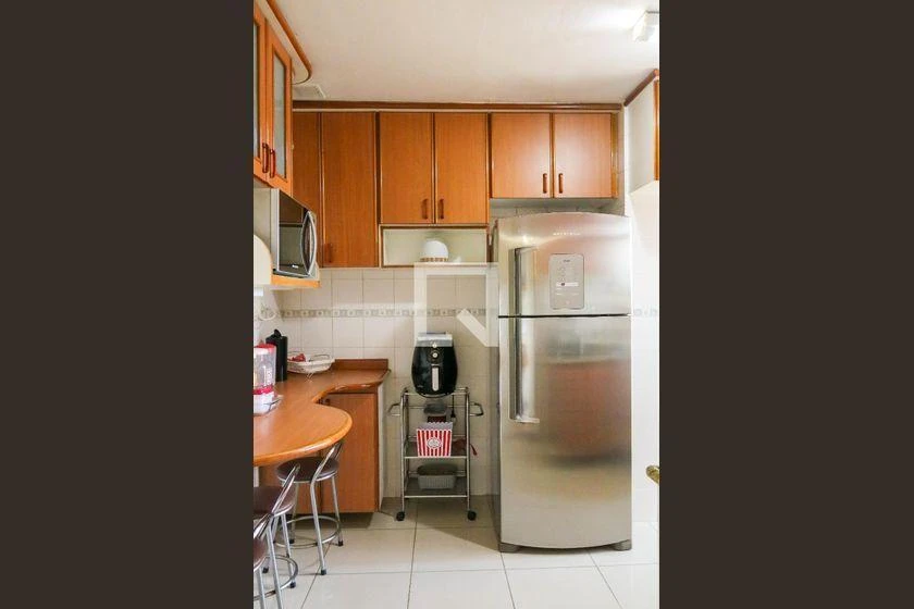 3-bedroom apartment with a suite and glass-enclosed showers — photo 27