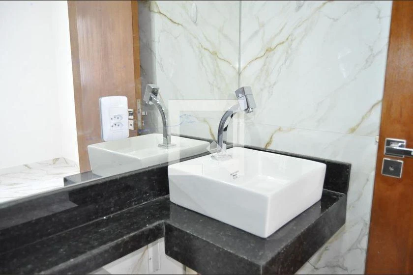 2-bedroom apartment in a building with a gym — photo 23