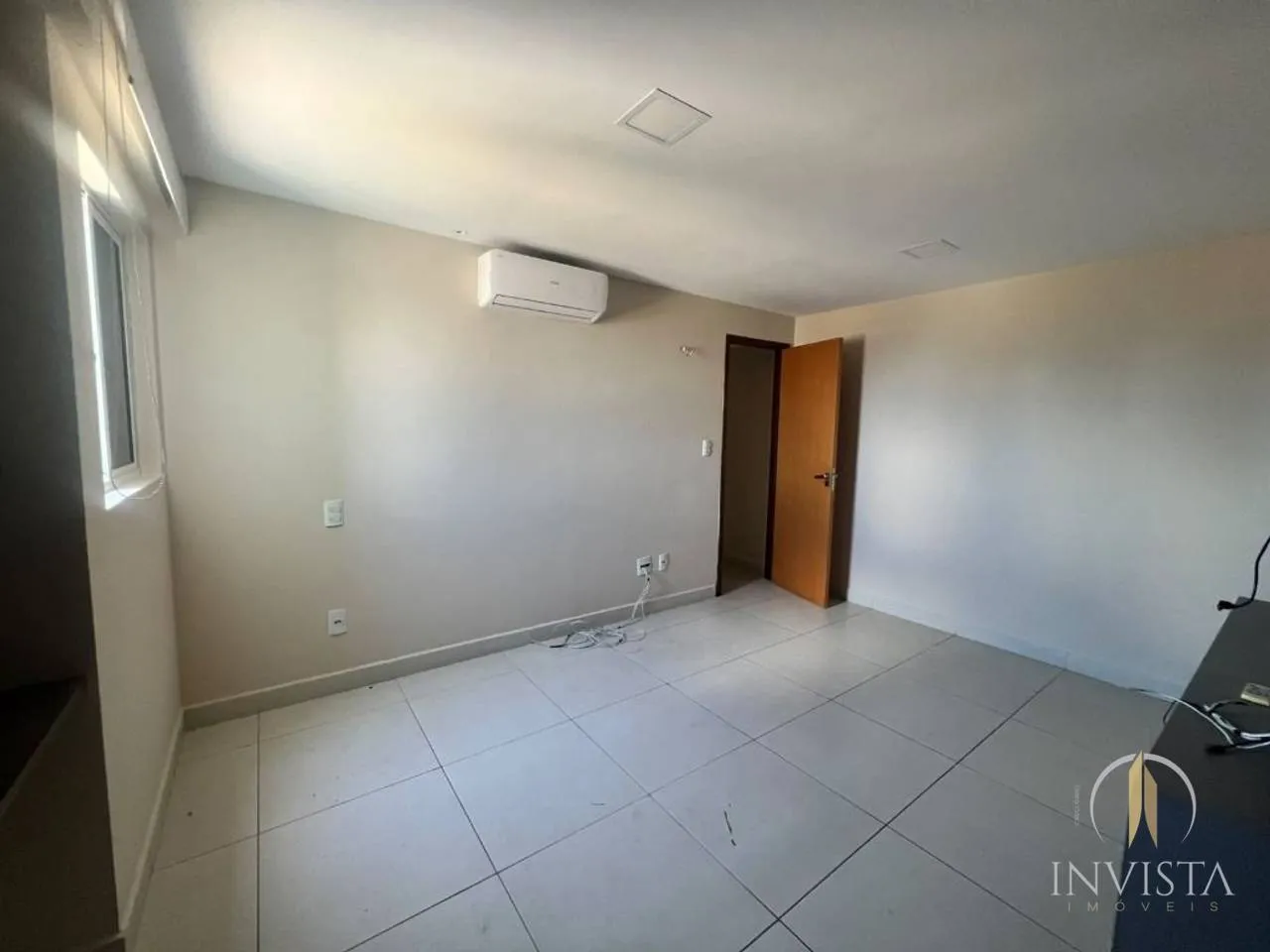 3-bedroom apartment with a walk-in closet — photo 11