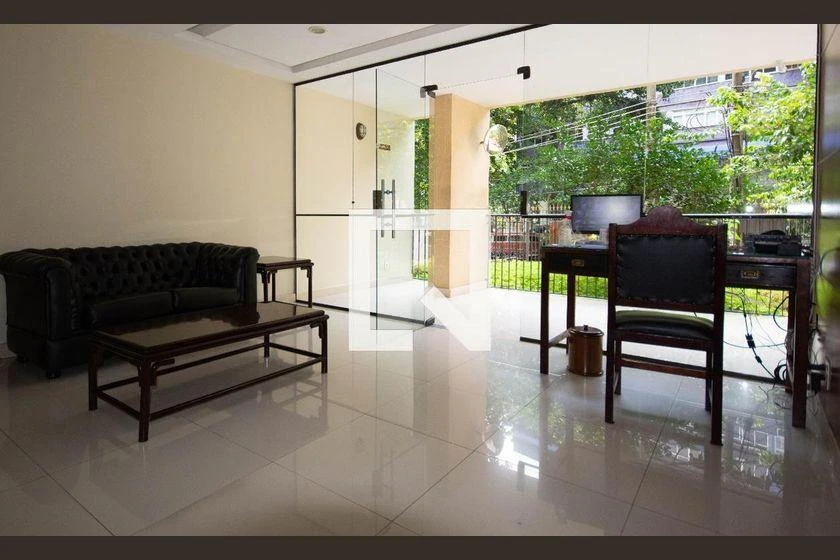 3-bedroom apartment with a home office — photo 44