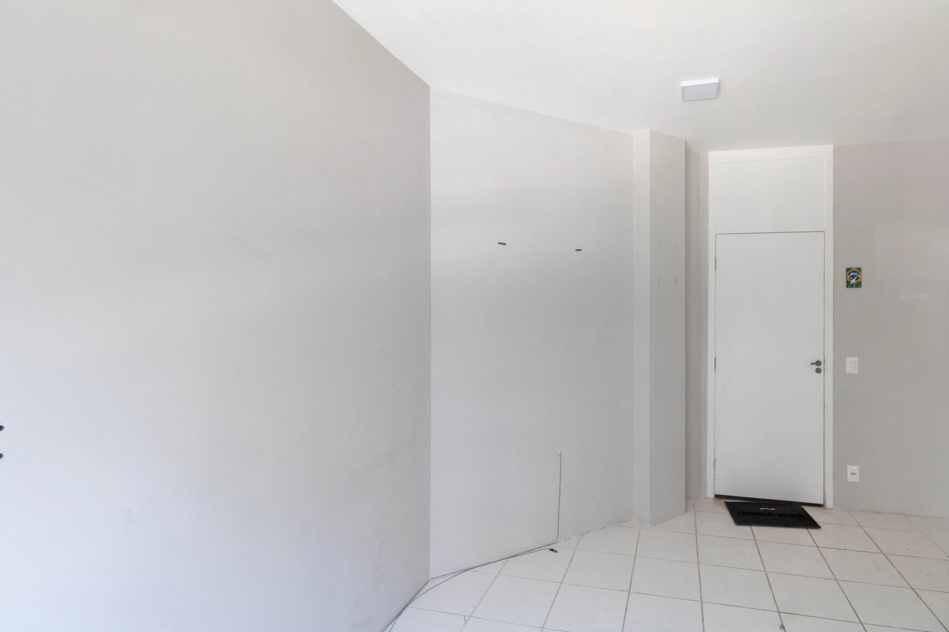 2-bedroom apartment in a building with a gym — photo 39