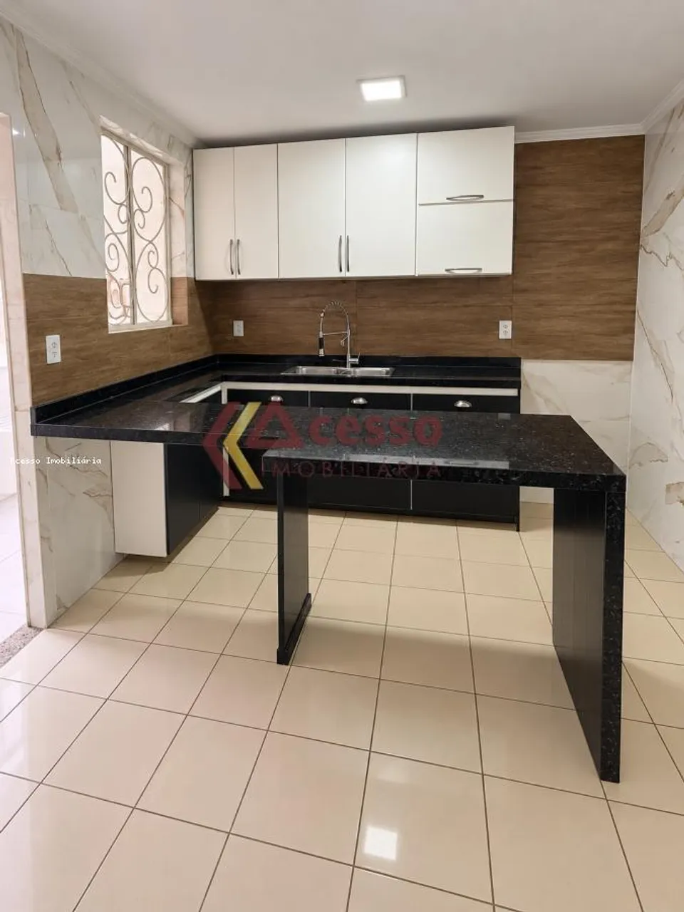 Casa de 300 m² e 2 quartos, Vila Valqueire