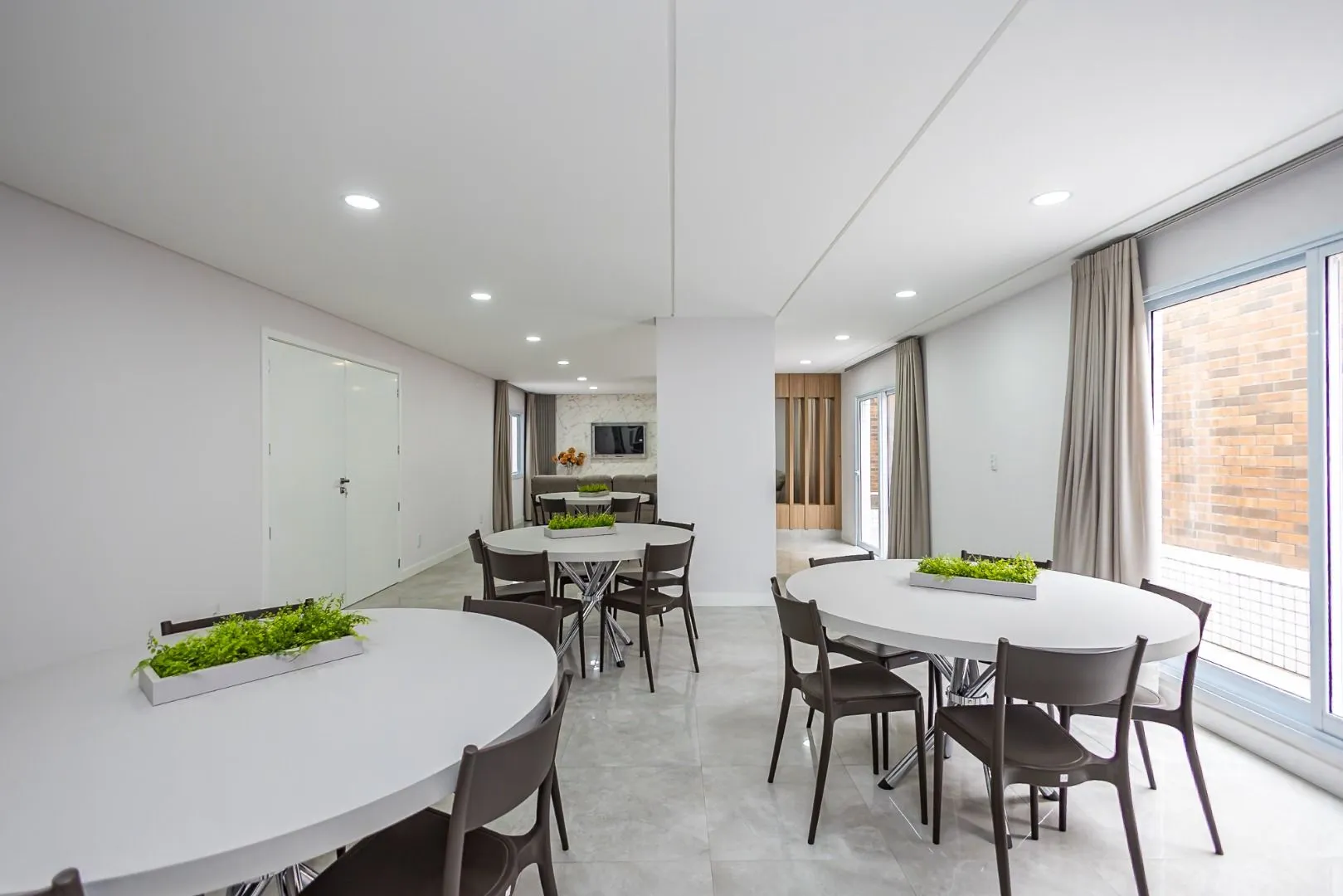 Furnished 2-bedroom apartment with 1 parking space — photo 40