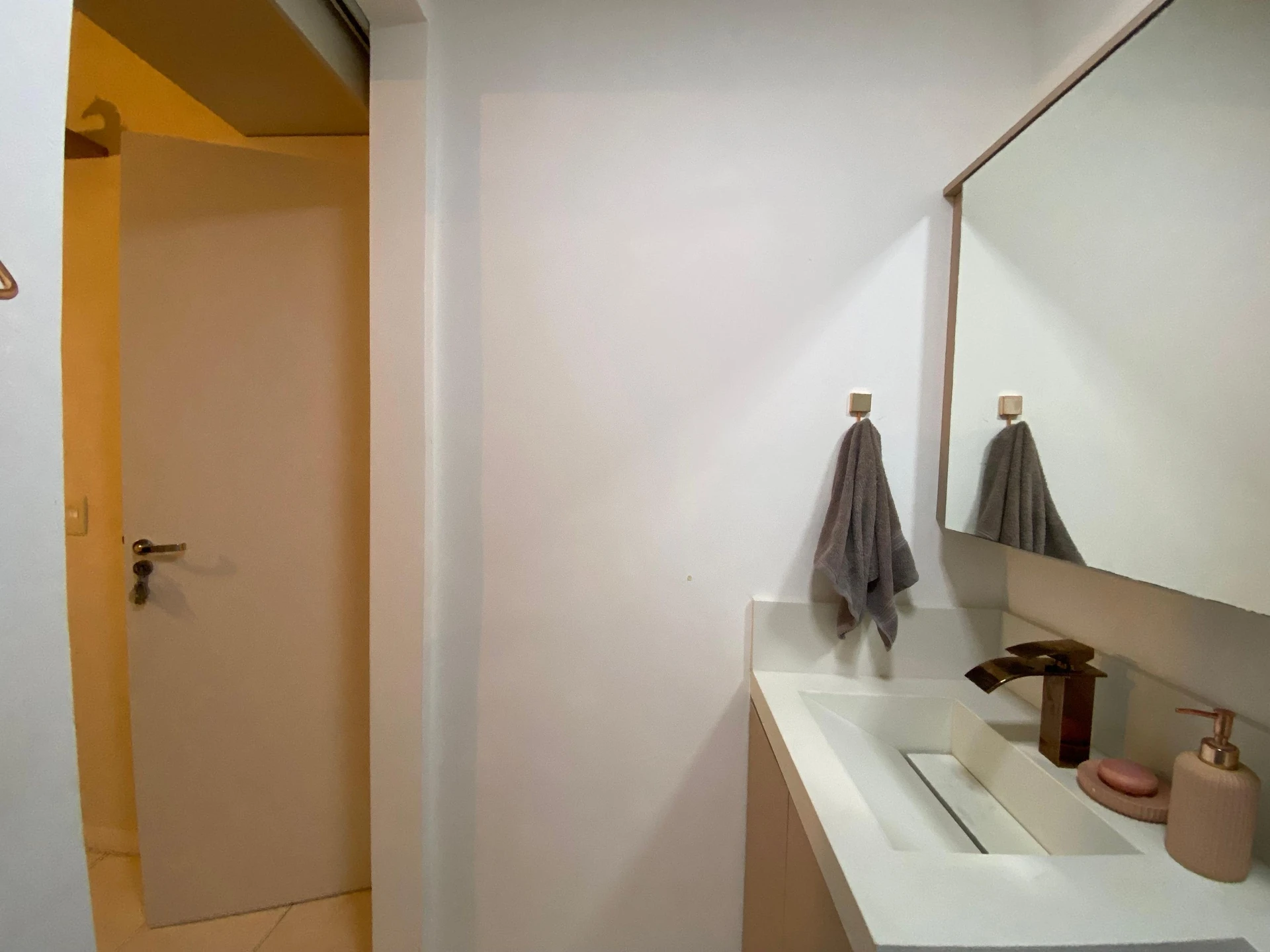Home office in a 2-bedroom apartment, 55 m² — photo 46