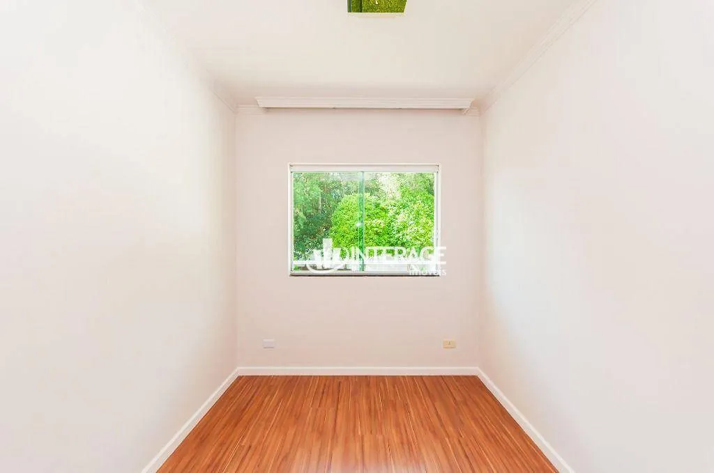 House with 3 bedrooms and a private garden — photo 8