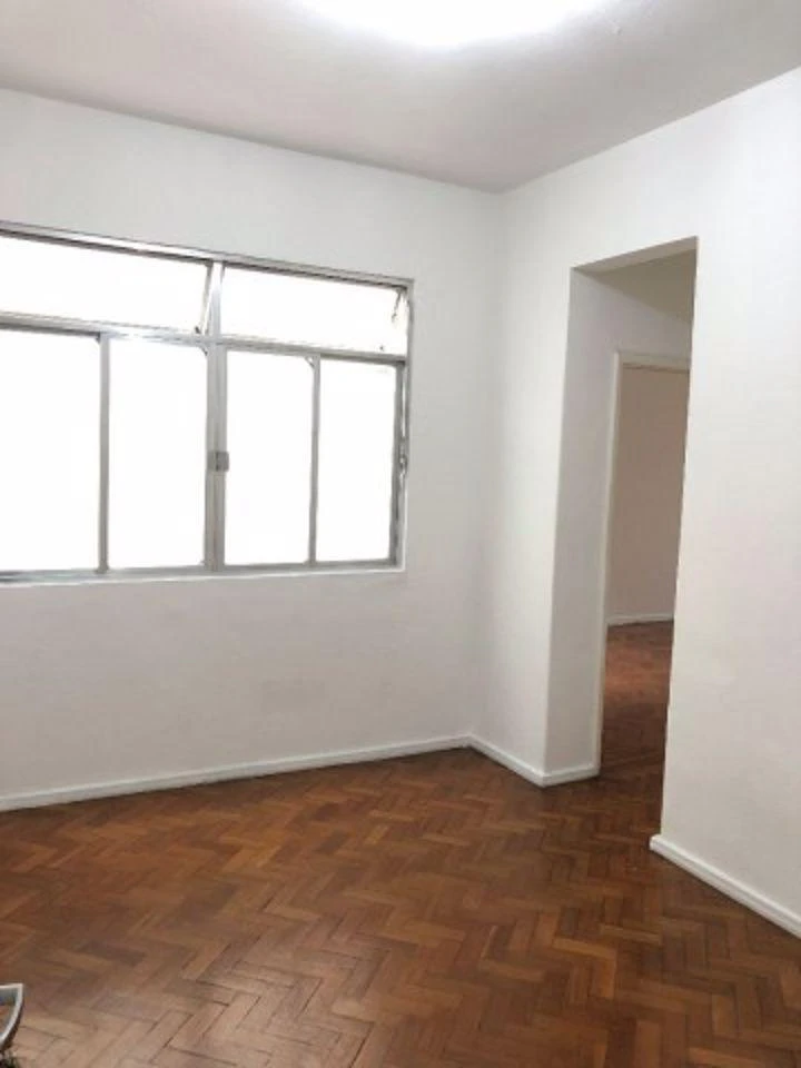 2-bedroom apartment with wood or laminate floors — photo 14