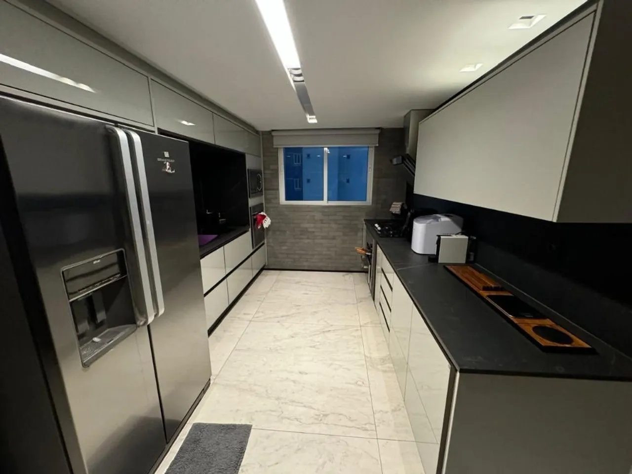Floor-to-ceiling windows in a 3-bedroom apartment, 260 m² — photo 2