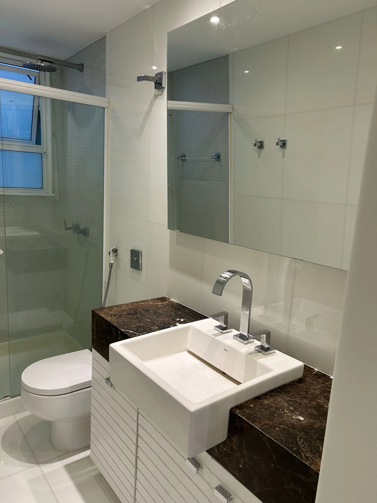 208 m² apartment with a bathtub and a water view — photo 17