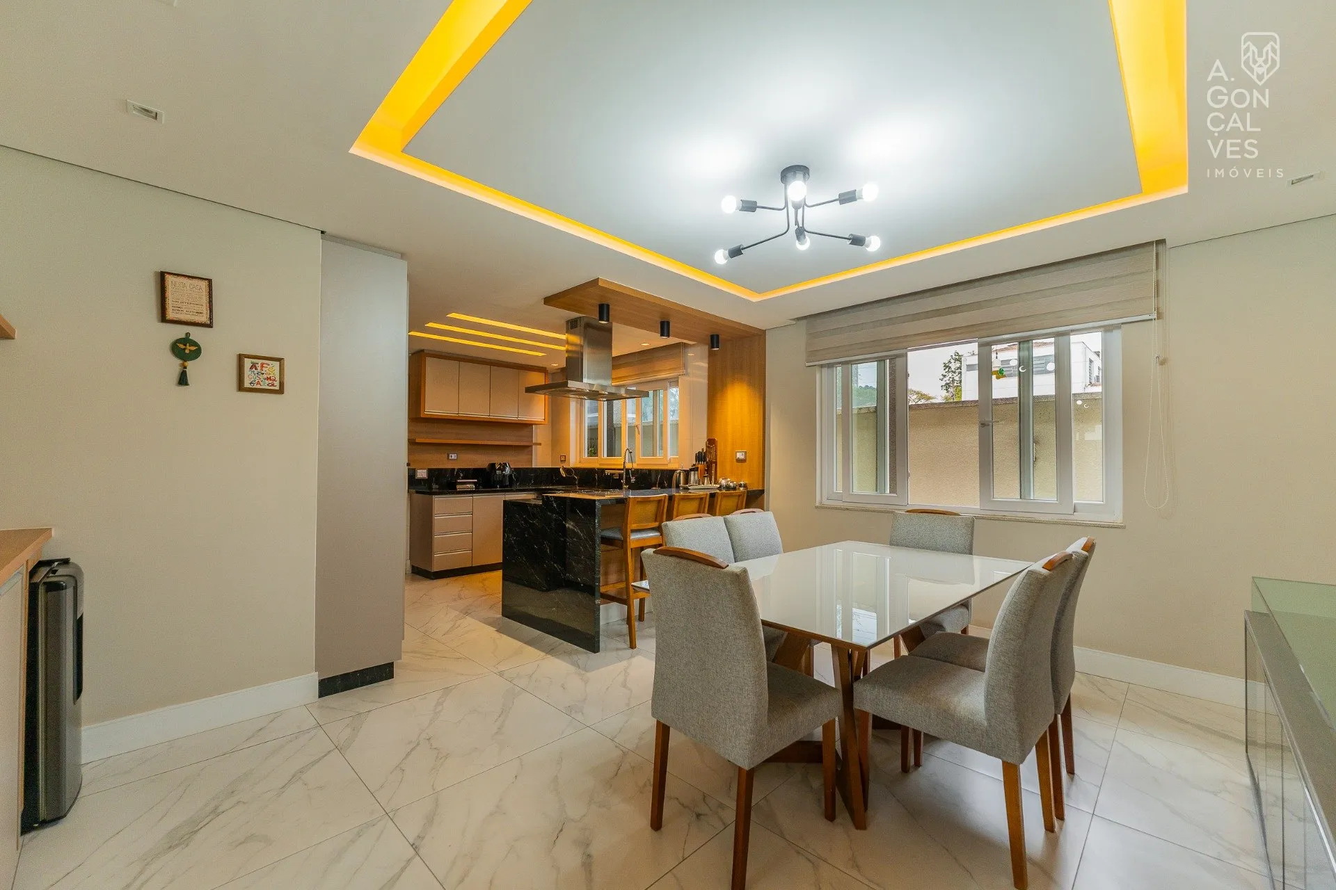 House with 3 bedrooms and an open-plan kitchen — photo 19