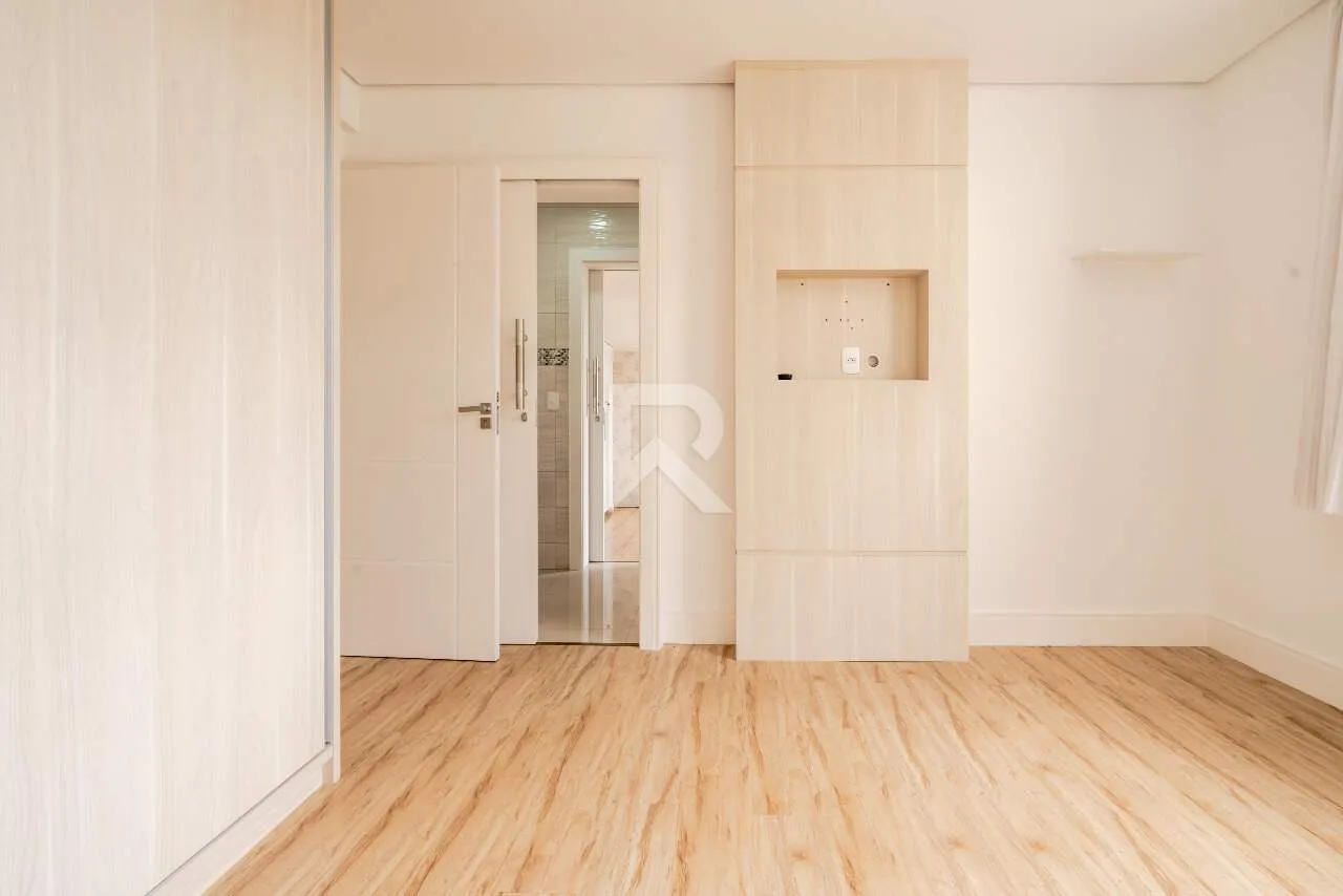 Furnished house with 4 en-suite rooms and 709 m² — photo 27