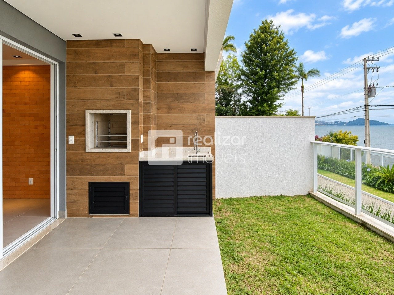 Apartment, 200 m², with a water view — photo 8
