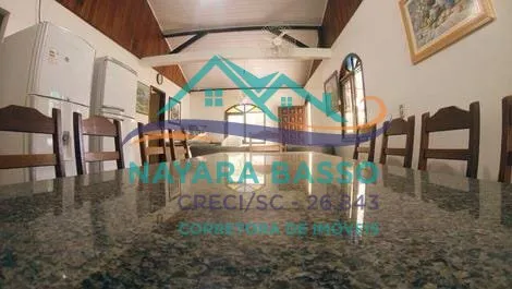 Annual rental house with 5 bedrooms and 4 bathrooms — photo 6