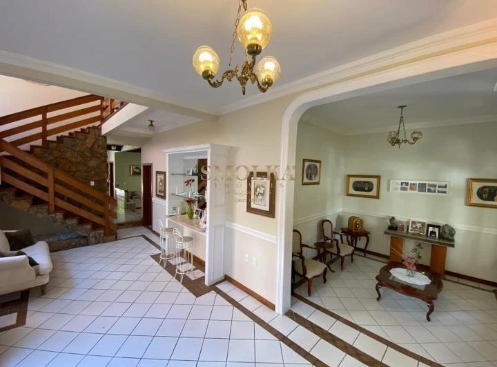 House with 5 bedrooms and private garden — photo 8