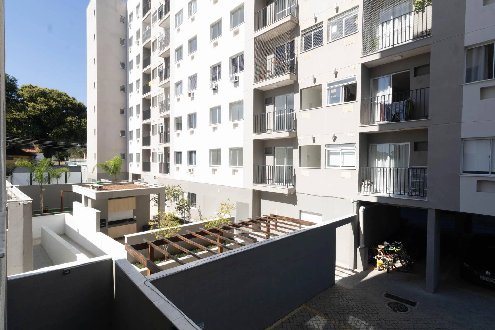 Apartment with 2 bedrooms, 1 en-suite and 1 parking spot — photo 3