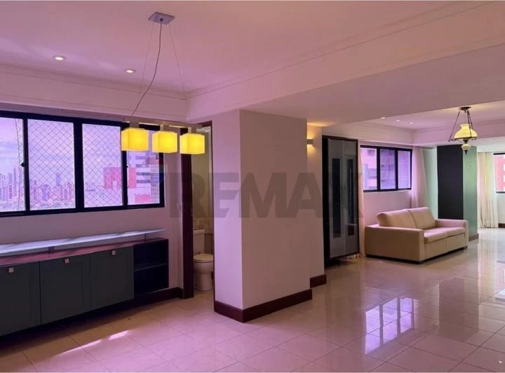 Apartment with 3 en-suite bedrooms and 220 m² — photo 3