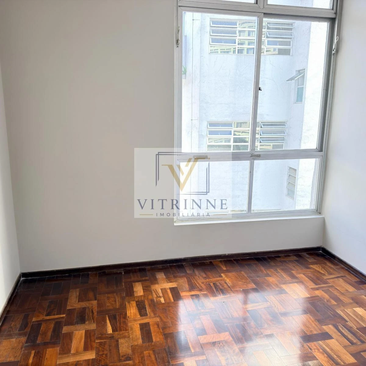 3-bedroom apartment with wood or laminate floors in Curitiba — photo 23