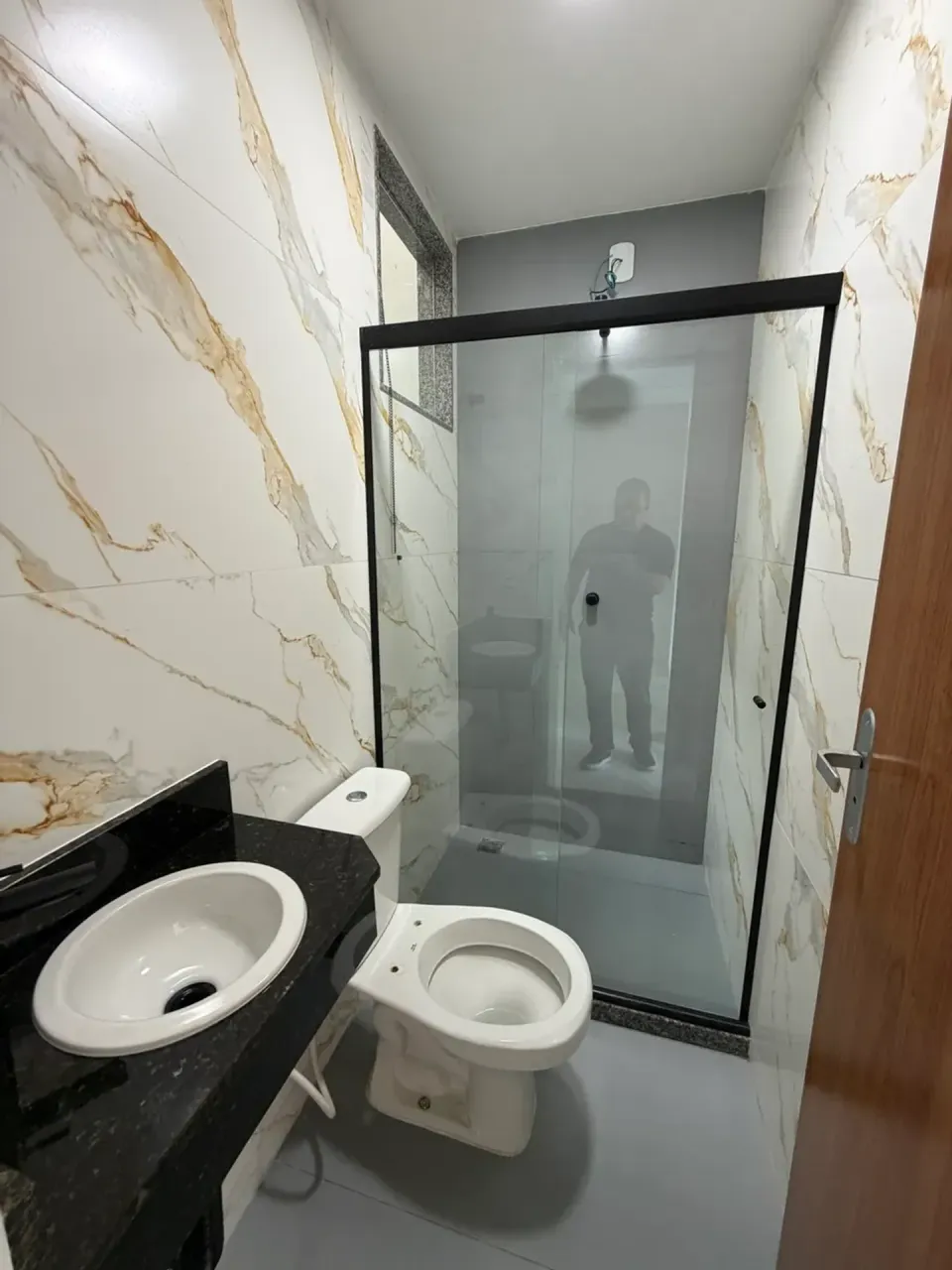 1-bedroom apartment with a separate kitchen — photo 4