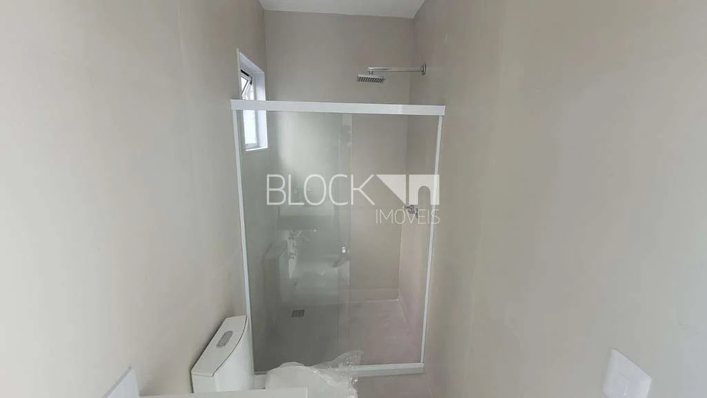 Casa com 6 suítes e cozinha americana aberta com fogão a gás — photo 30